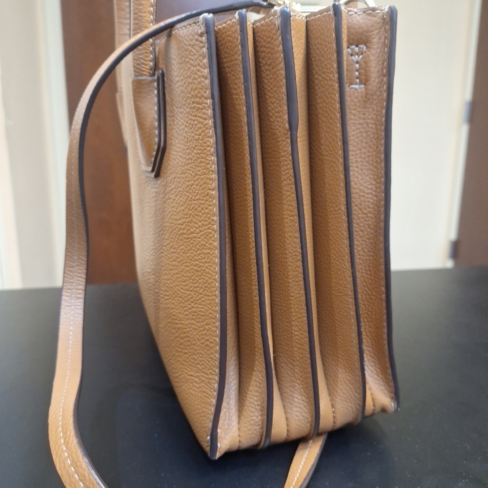 Michael Kors Mercer Medium Tan Cream Leather Messenger Bag Purse Crossbody - Picture 4 of 11